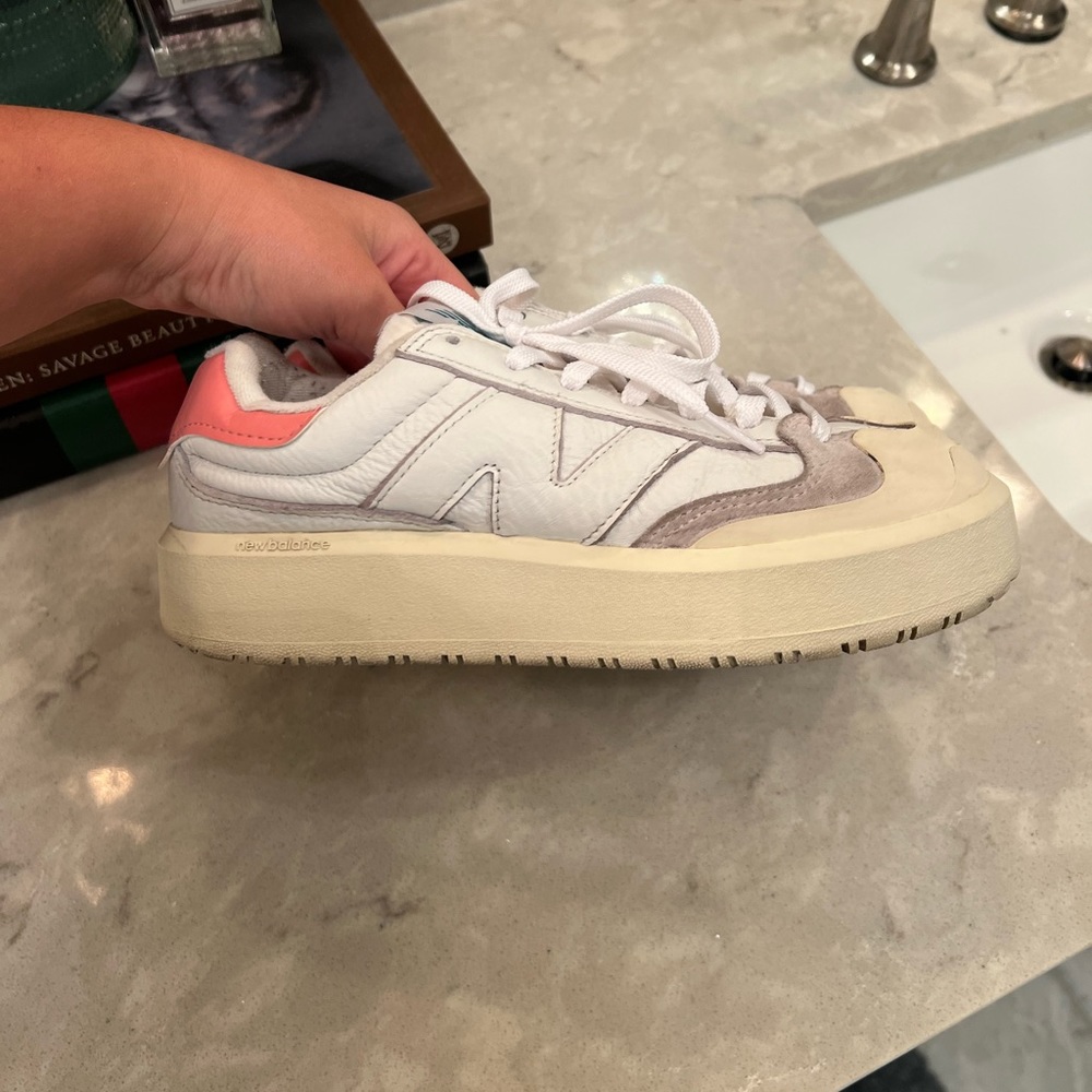 New balance pink and white leather CT302 W8/M6.5